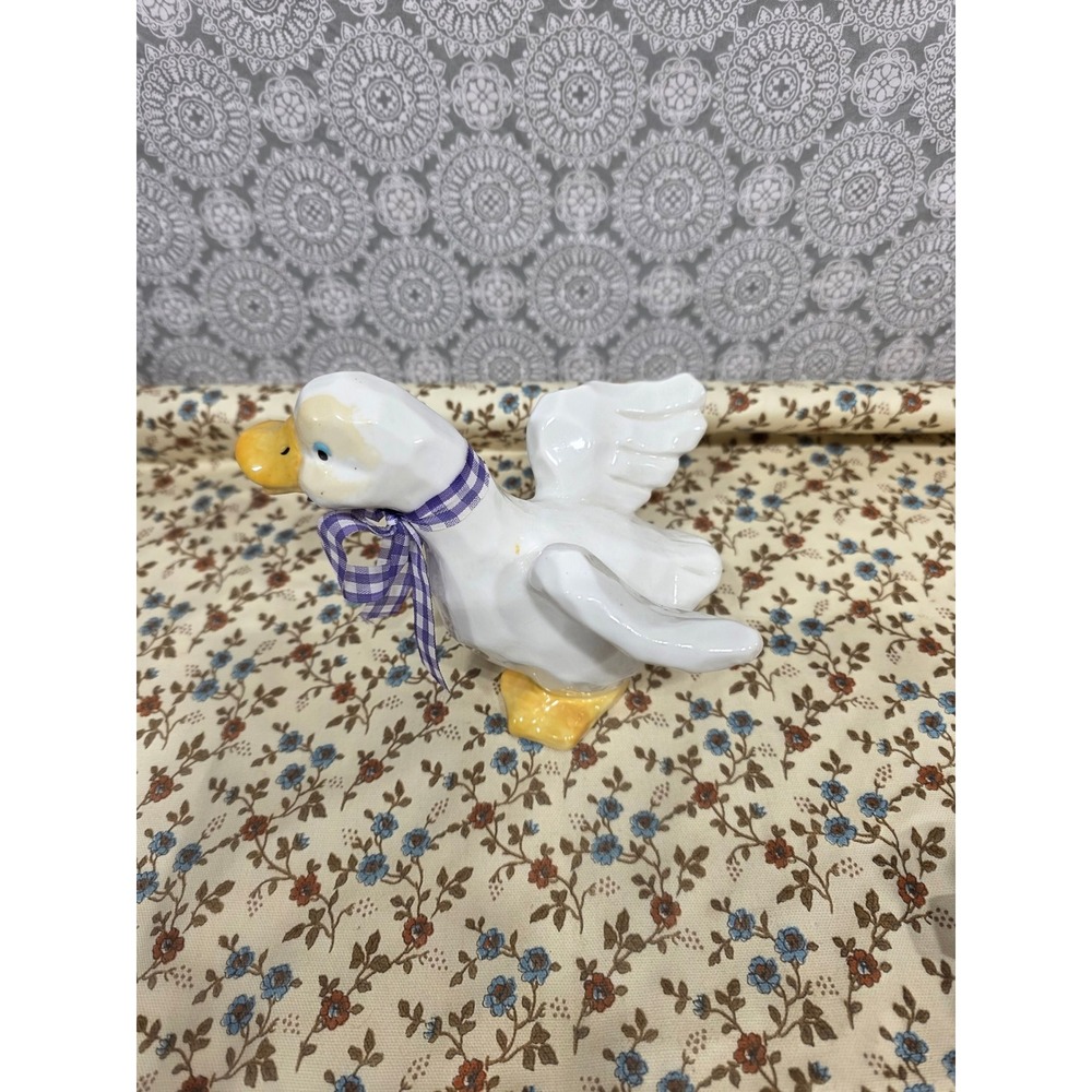 Vintage Ceramic Duck Figurines with Gingham Ribbon Bows Lot of 4 Home Decor Bird - Picture 4 of 11